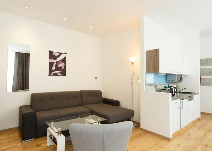 In Fuenfhaus Mit Garten By Interhome *