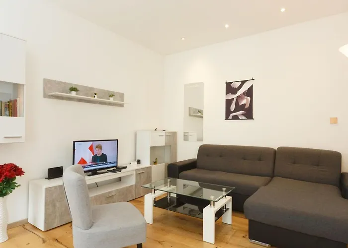 In Fuenfhaus Mit Garten By Interhome Апартаменти Відень